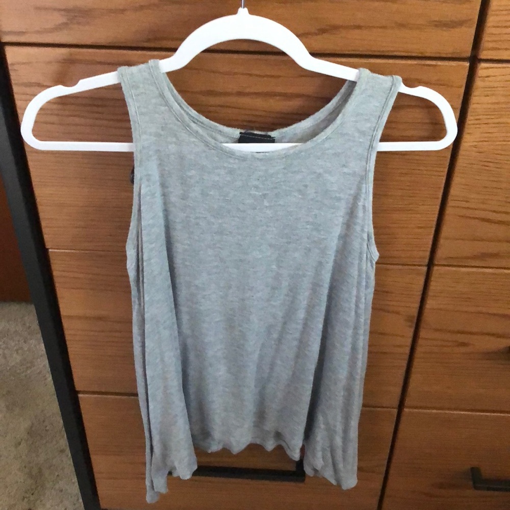 Gray tank